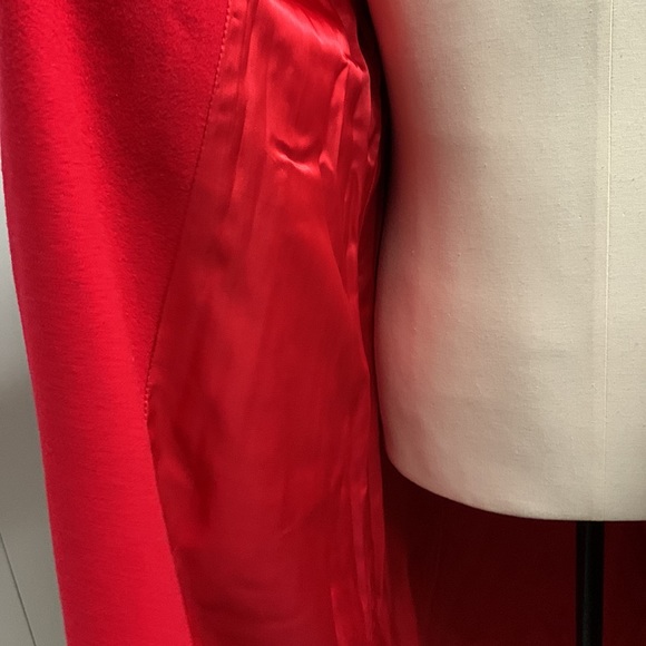 Women red full length coat - Picture 5 of 6